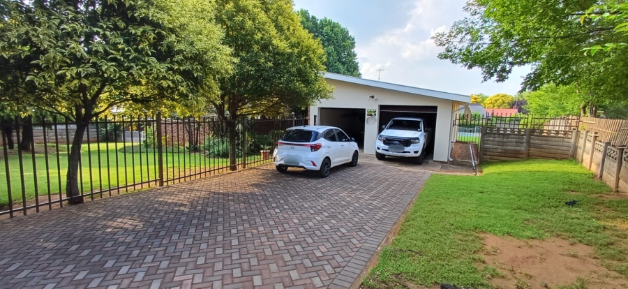 To Let 4 Bedroom Property for Rent in Panorama Free State